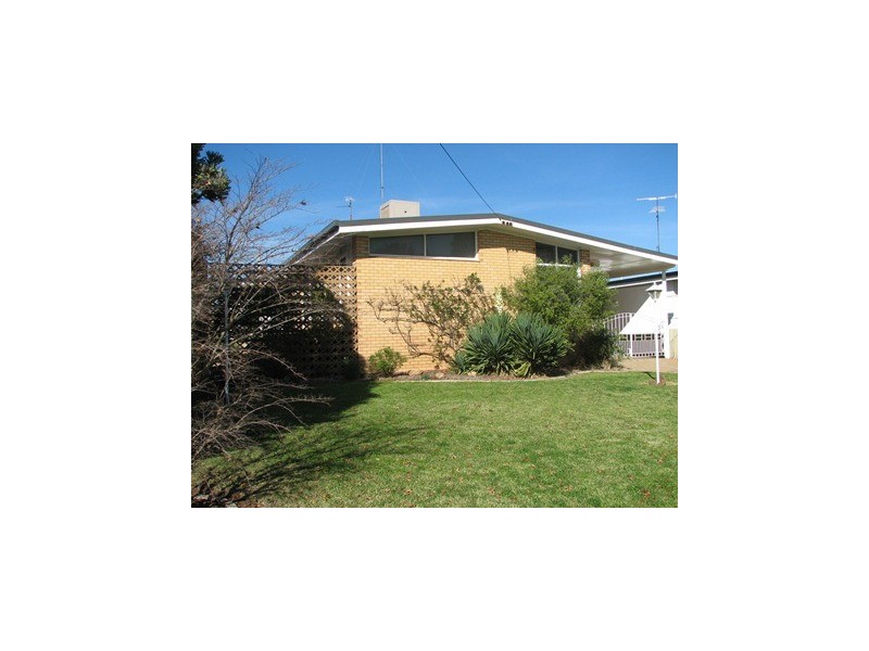 5 Shady Street, Narrandera NSW 2700