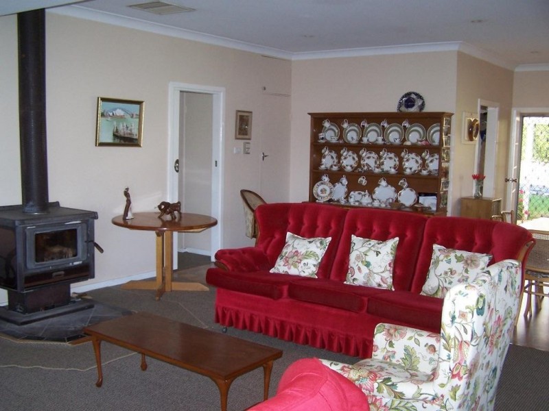 61 Merritts Road, Wagga Wagga NSW 2650