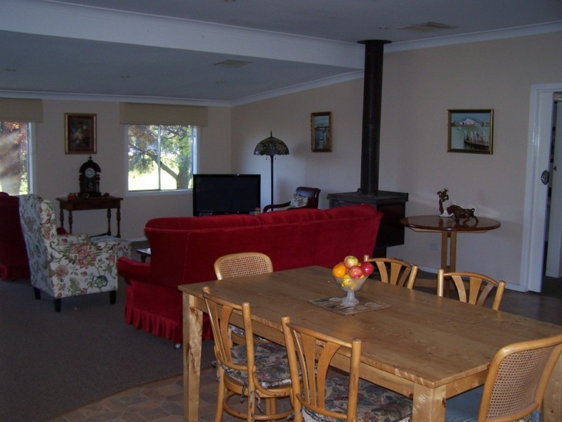 61 Merritts Road, Wagga Wagga NSW 2650