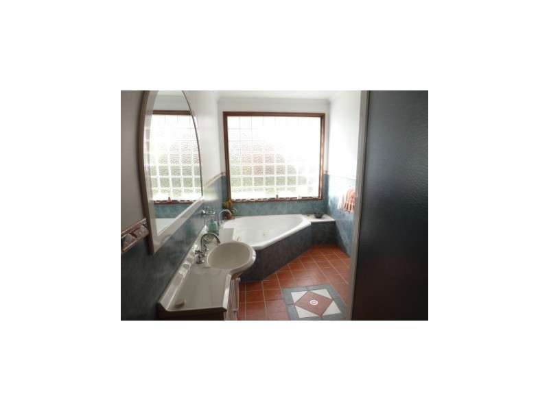 17 Jugiong street, Boorowa NSW 2586