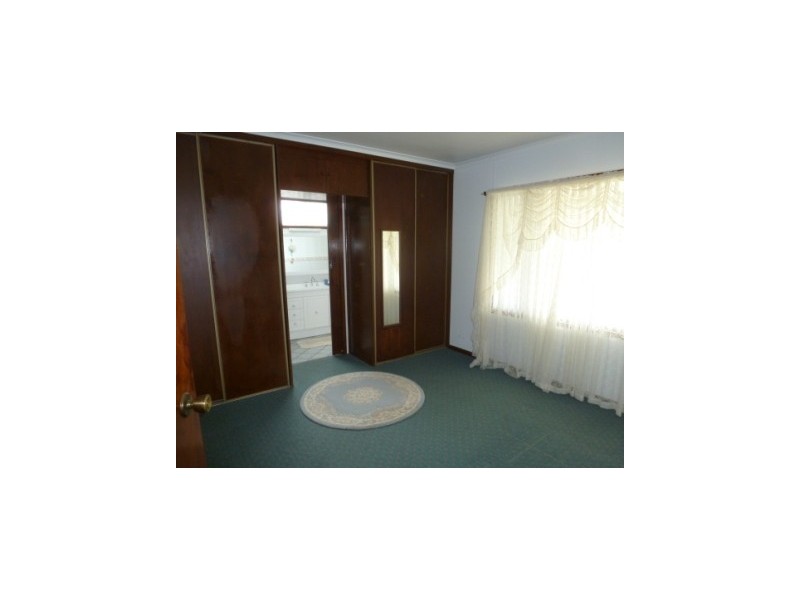 17 Jugiong street, Boorowa NSW 2586