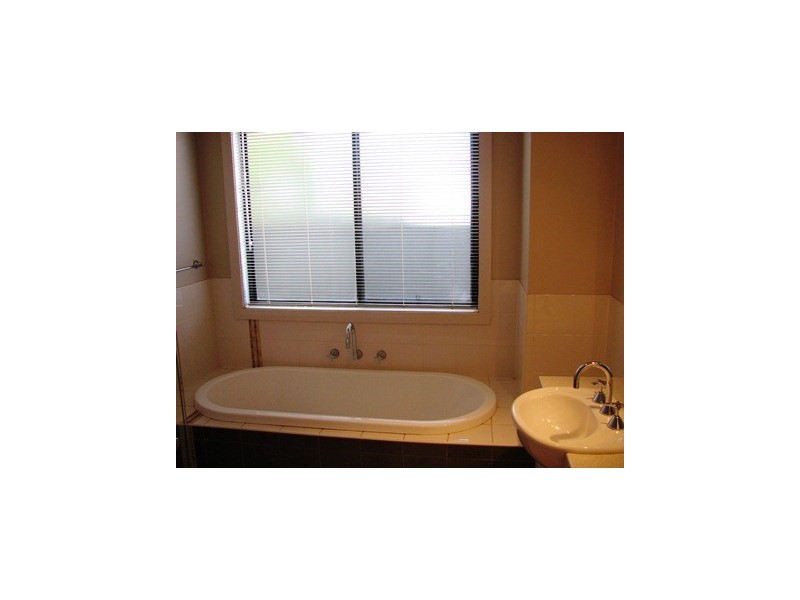 13 Galore Street, Lockhart NSW 2656