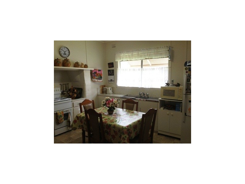 10 Crown, Narrandera NSW 2700