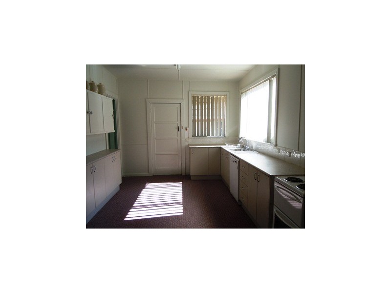 28 Charles Street, Narrandera NSW 2700