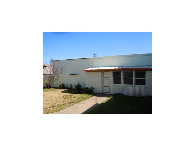 28 Charles Street, Narrandera NSW 2700