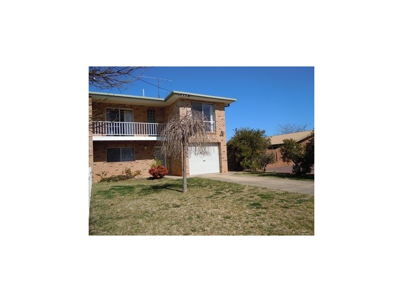 22 Riverine Street, Narrandera NSW 2700