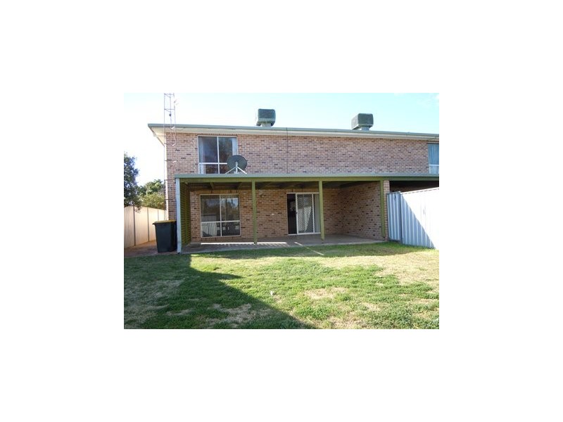22 Riverine Street, Narrandera NSW 2700