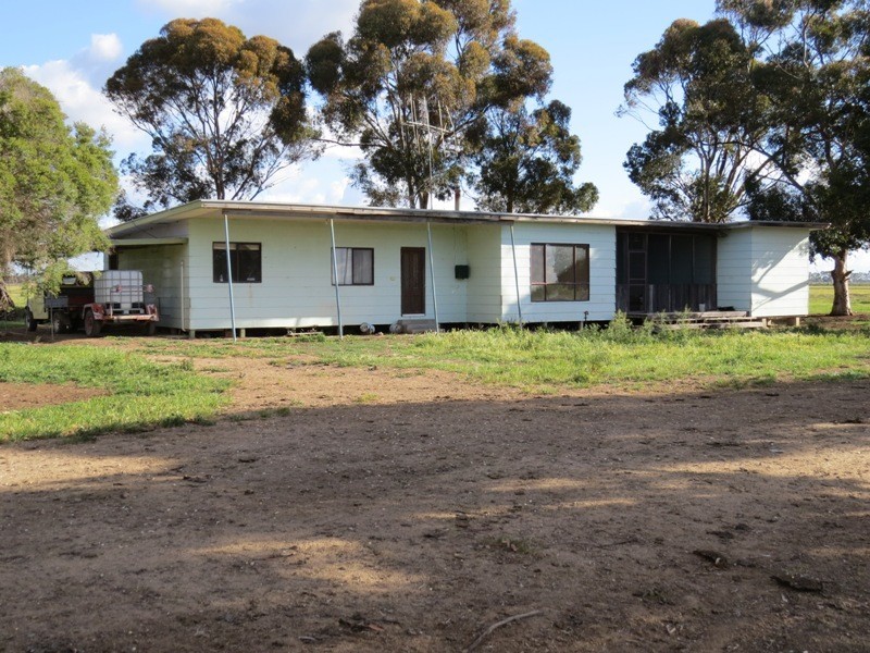 “Larnook” Coree Road, Finley NSW 2713