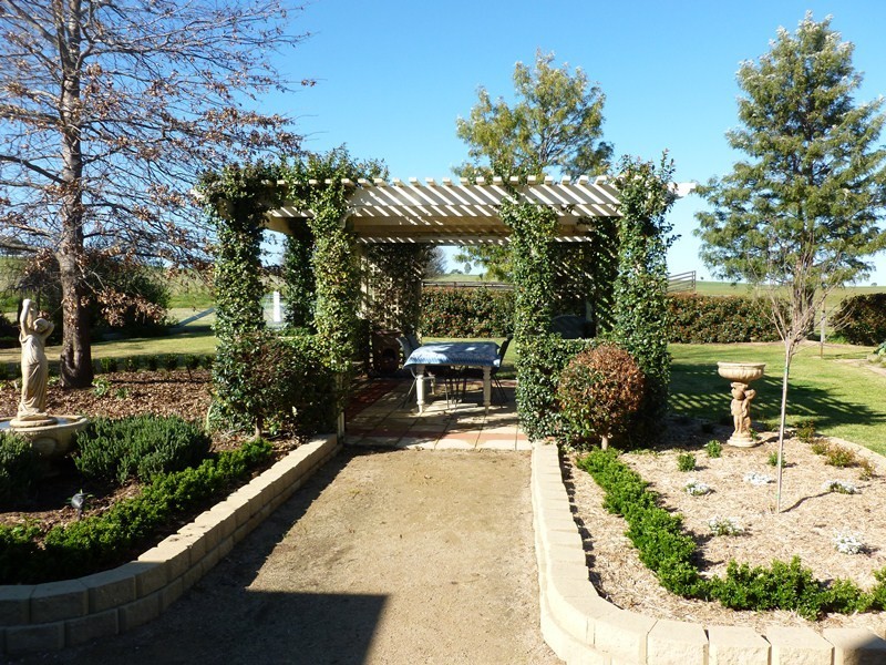 0 ‘Redlands’, Rutherglen VIC 3685