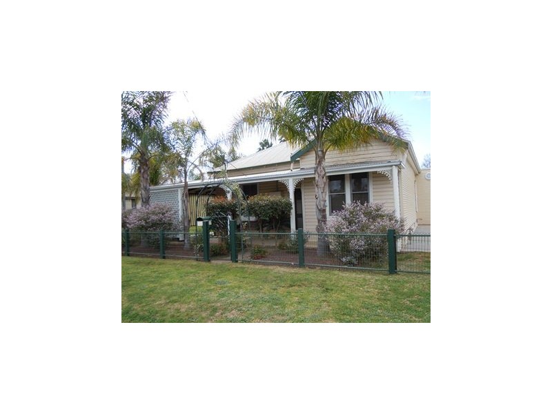 17 Dundas Street, Narrandera NSW 2700