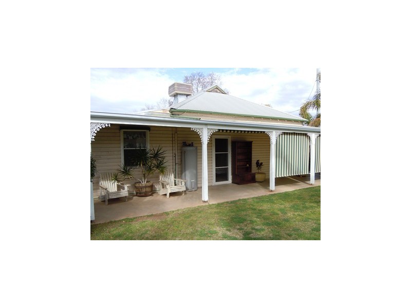 17 Dundas Street, Narrandera NSW 2700