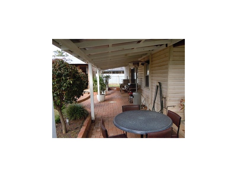 17 Dundas Street, Narrandera NSW 2700