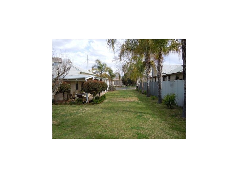 17 Dundas Street, Narrandera NSW 2700