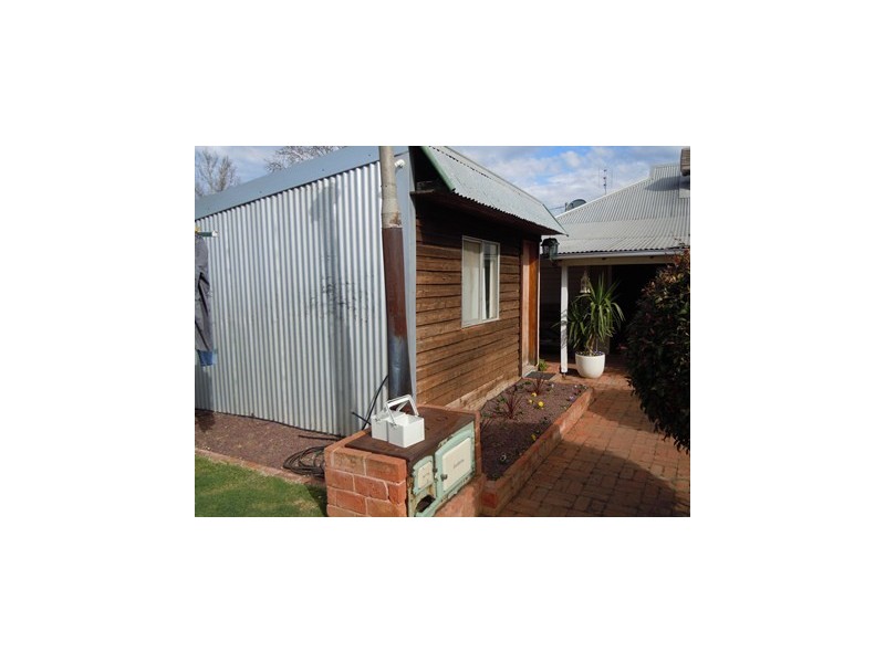 17 Dundas Street, Narrandera NSW 2700