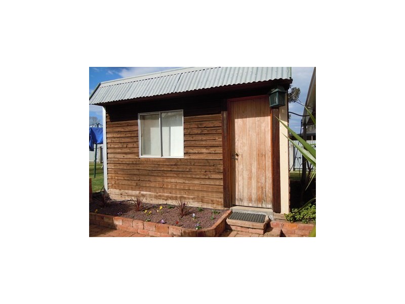 17 Dundas Street, Narrandera NSW 2700