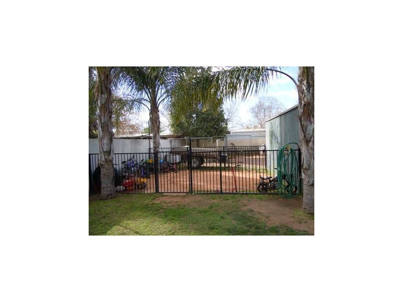 17 Dundas Street, Narrandera NSW 2700