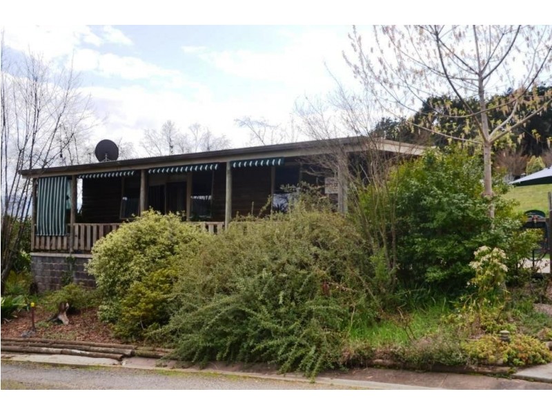 14 Long Tunnel Track, Wandiligong VIC 3744