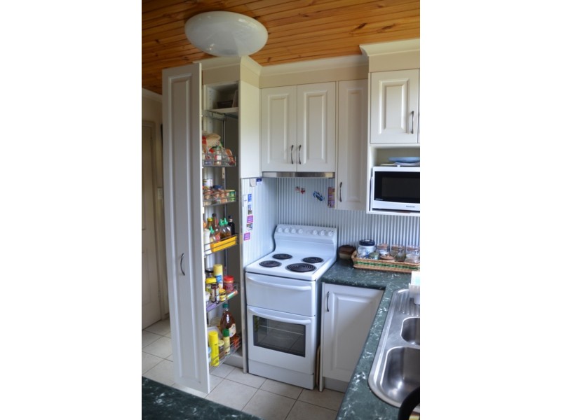 14 Long Tunnel Track, Wandiligong VIC 3744