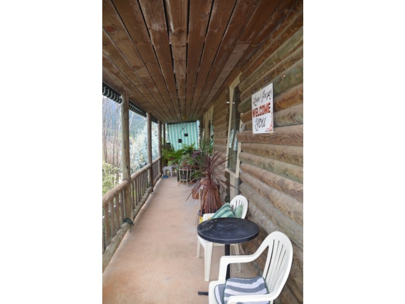 14 Long Tunnel Track, Wandiligong VIC 3744