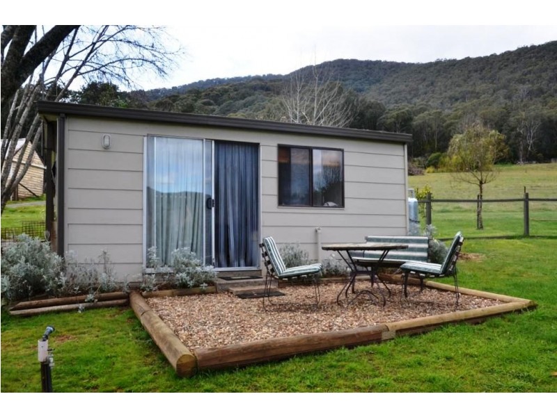 14 Long Tunnel Track, Wandiligong VIC 3744