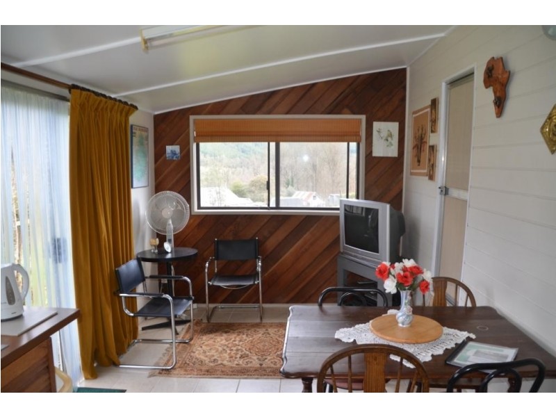 14 Long Tunnel Track, Wandiligong VIC 3744