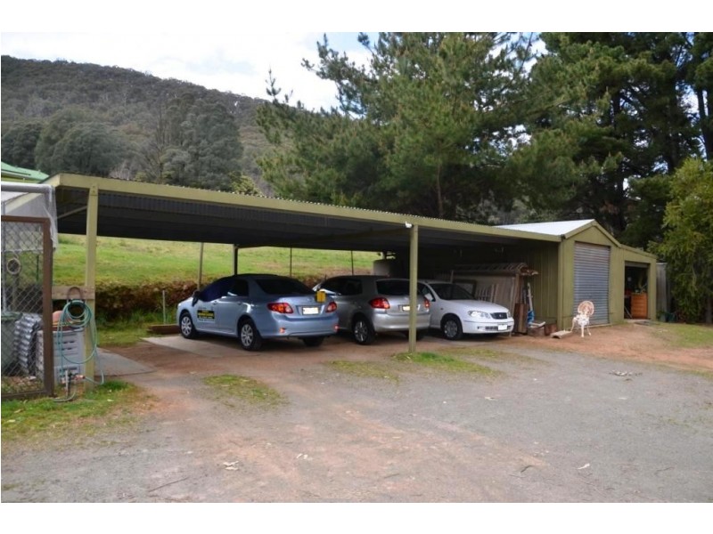 14 Long Tunnel Track, Wandiligong VIC 3744