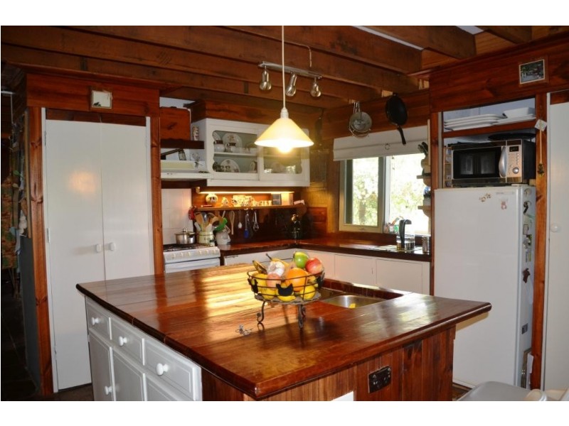 242 Hughes Lane, EUROBIN Via, Bright VIC 3741