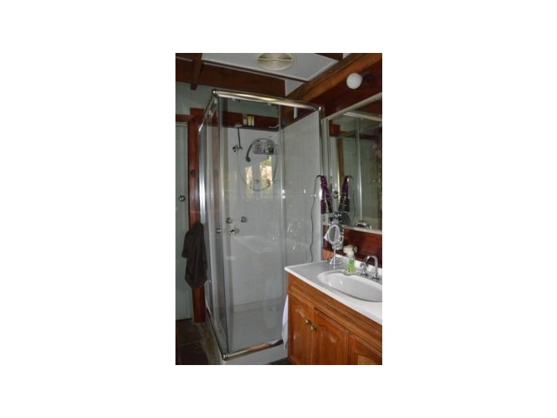 242 Hughes Lane, EUROBIN Via, Bright VIC 3741