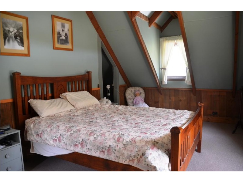 242 Hughes Lane, EUROBIN Via, Bright VIC 3741