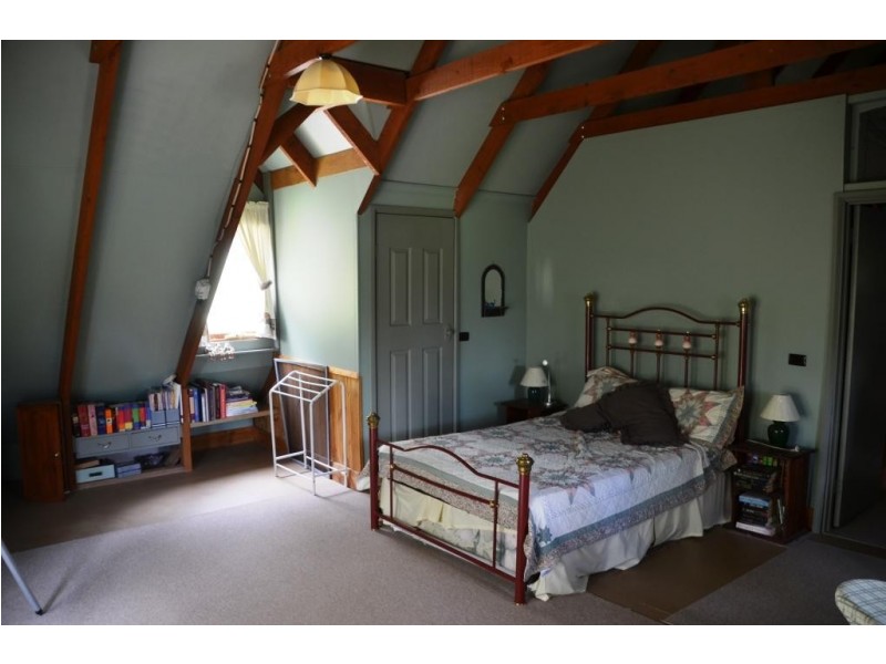 242 Hughes Lane, EUROBIN Via, Bright VIC 3741