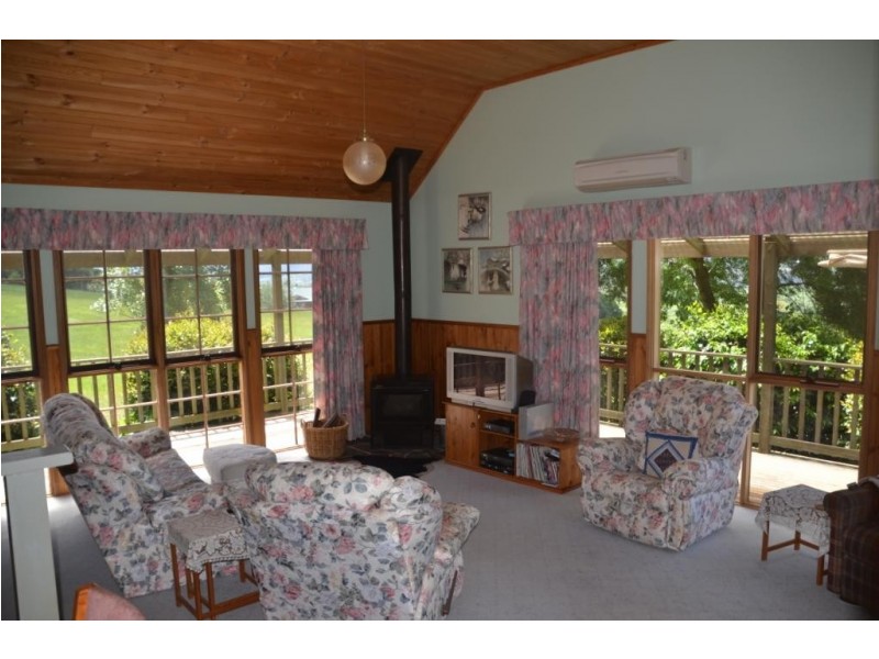 7573 Kiewa Valley Highway, Tawonga South VIC 3698