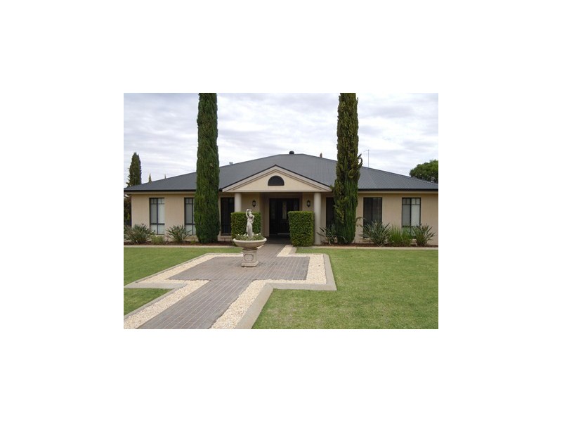 6 Keisling Drive, Narrandera NSW 2700