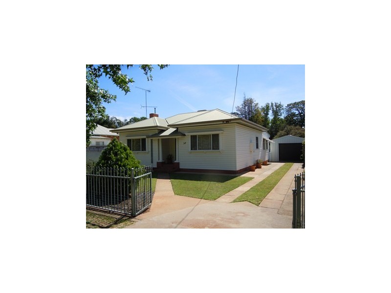 8 Argyle Street, Narrandera NSW 2700