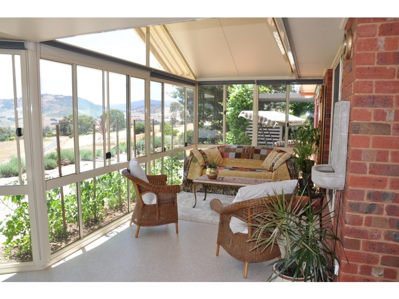 2 Thomas Mitchell Place, Towong VIC 3707