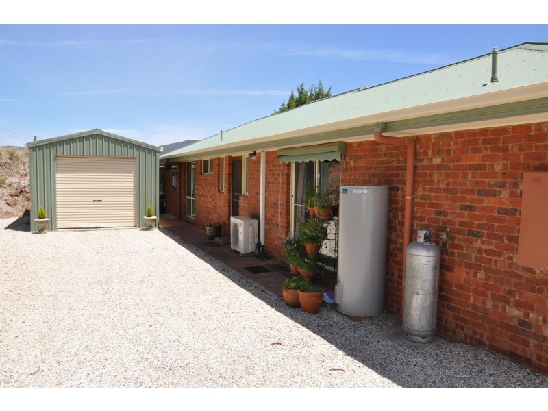 2 Thomas Mitchell Place, Towong VIC 3707