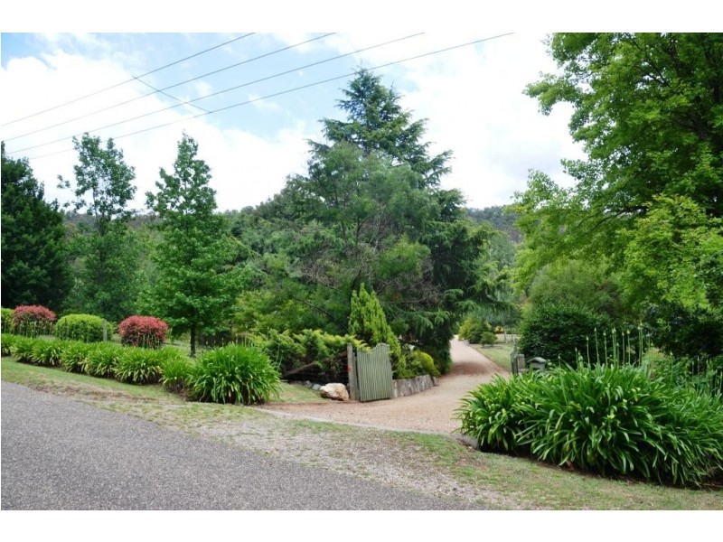 11 Iarias Lane, Bright VIC 3741