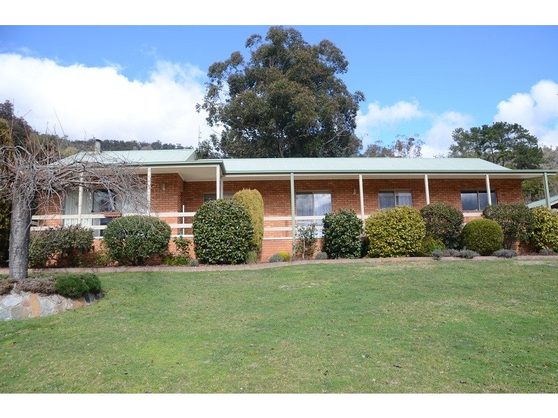 11 Iarias Lane, Bright VIC 3741