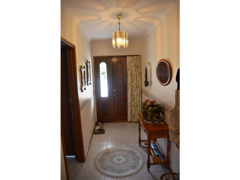 11 Iarias Lane, Bright VIC 3741