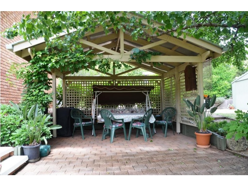 11 Iarias Lane, Bright VIC 3741