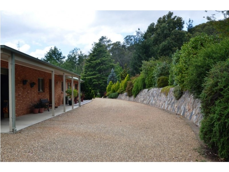 11 Iarias Lane, Bright VIC 3741