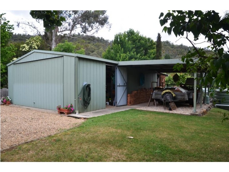 11 Iarias Lane, Bright VIC 3741