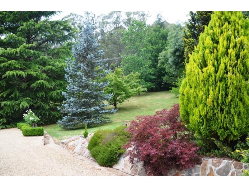 11 Iarias Lane, Bright VIC 3741