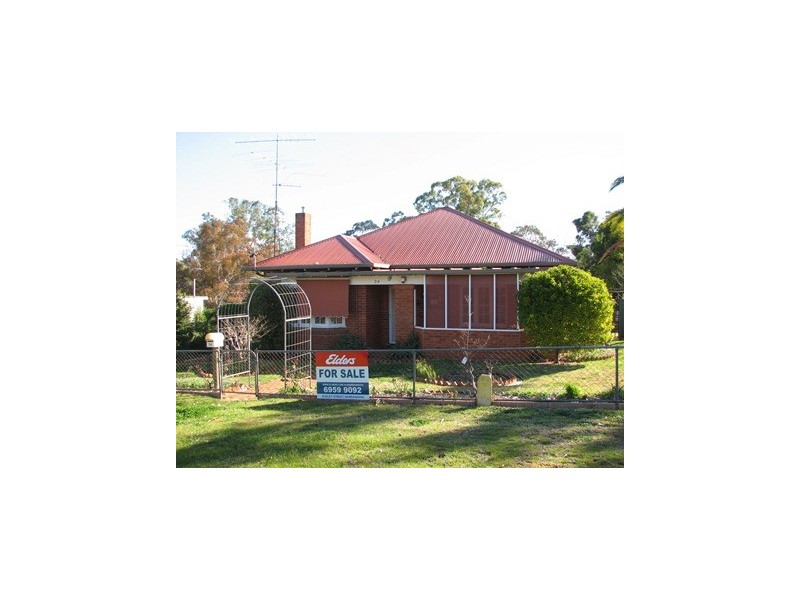 24 Roberts Street, Narrandera NSW 2700