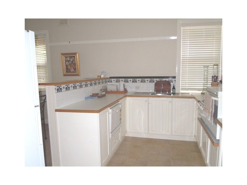 24 Roberts Street, Narrandera NSW 2700