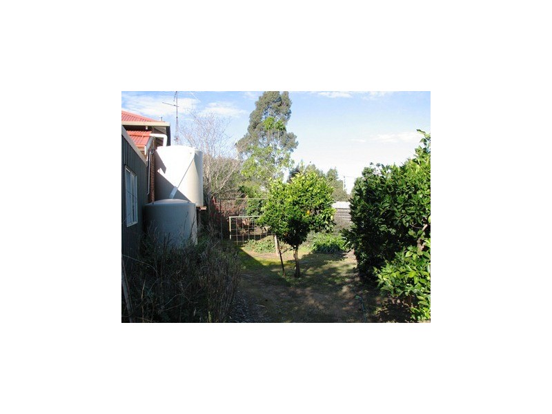 24 Roberts Street, Narrandera NSW 2700