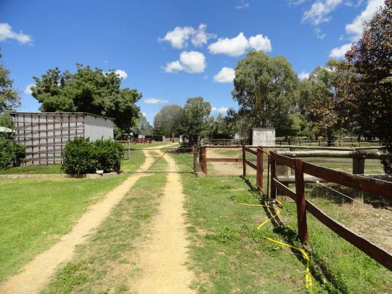 216 Settlers Road, Chiltern VIC 3683