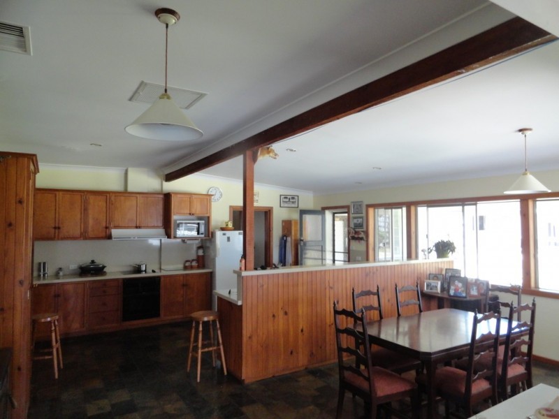216 Settlers Road, Chiltern VIC 3683