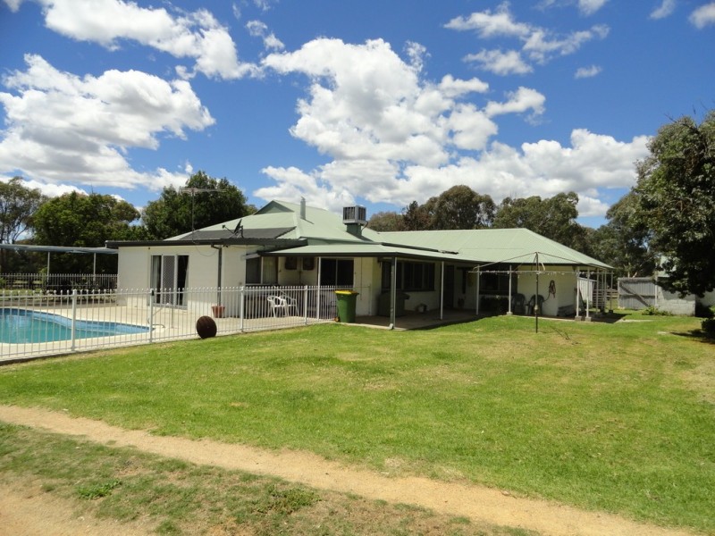 216 Settlers Road, Chiltern VIC 3683