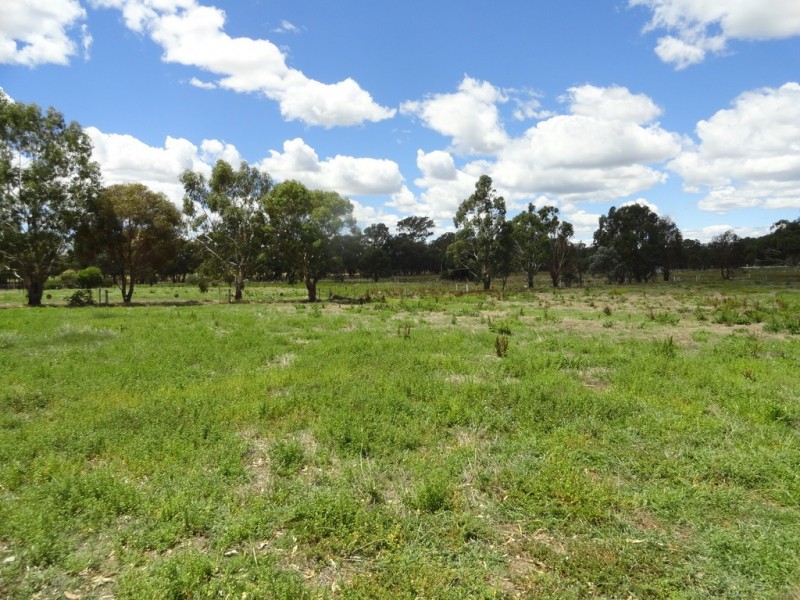 216 Settlers Road, Chiltern VIC 3683