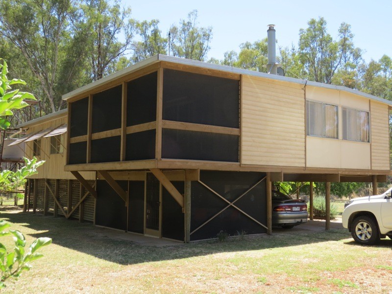 52 Stevens Weir Road, Deniliquin NSW 2710
